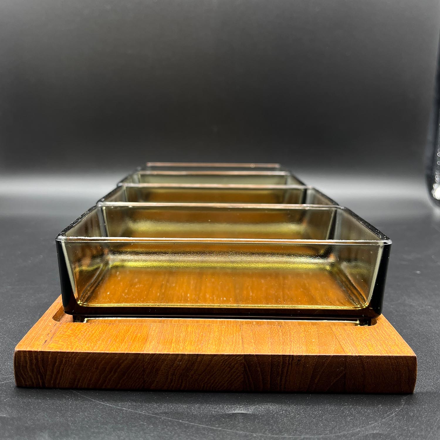 Midcentury Teak Servier Tablett + 4 Rauchglas Schalen