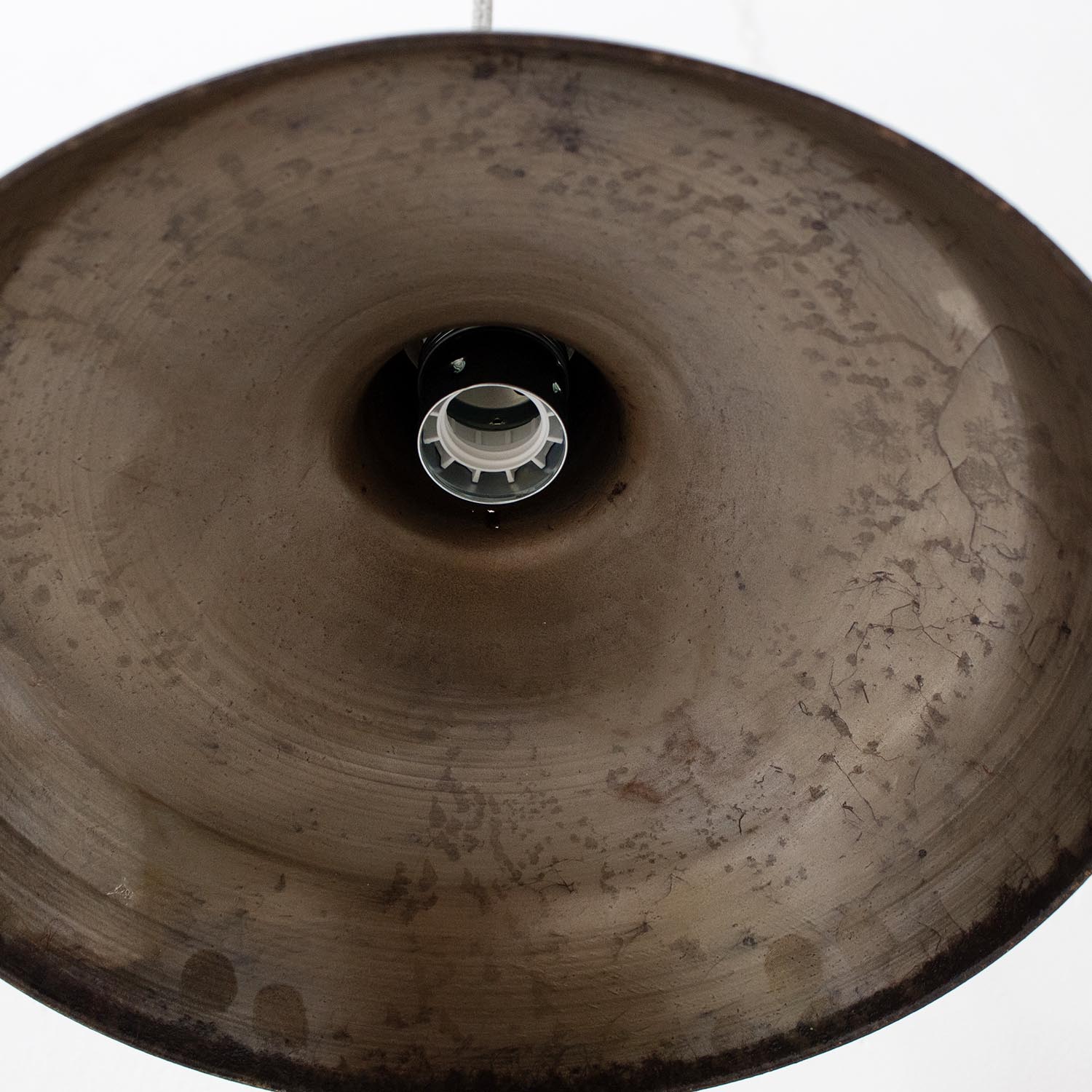 Metall graue Patina vintage Fabriklampe Roh-Stahl mit Farbresten Ø 31 cm