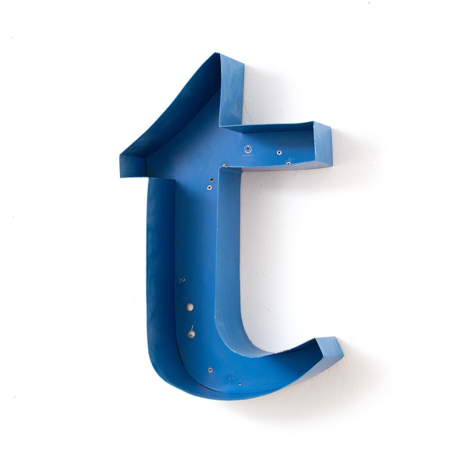 Vintage Metallbuchstabe „t“ – Blauer Leuchtreklame-Buchstabe z. B. als Wandregal (Industriedesign)