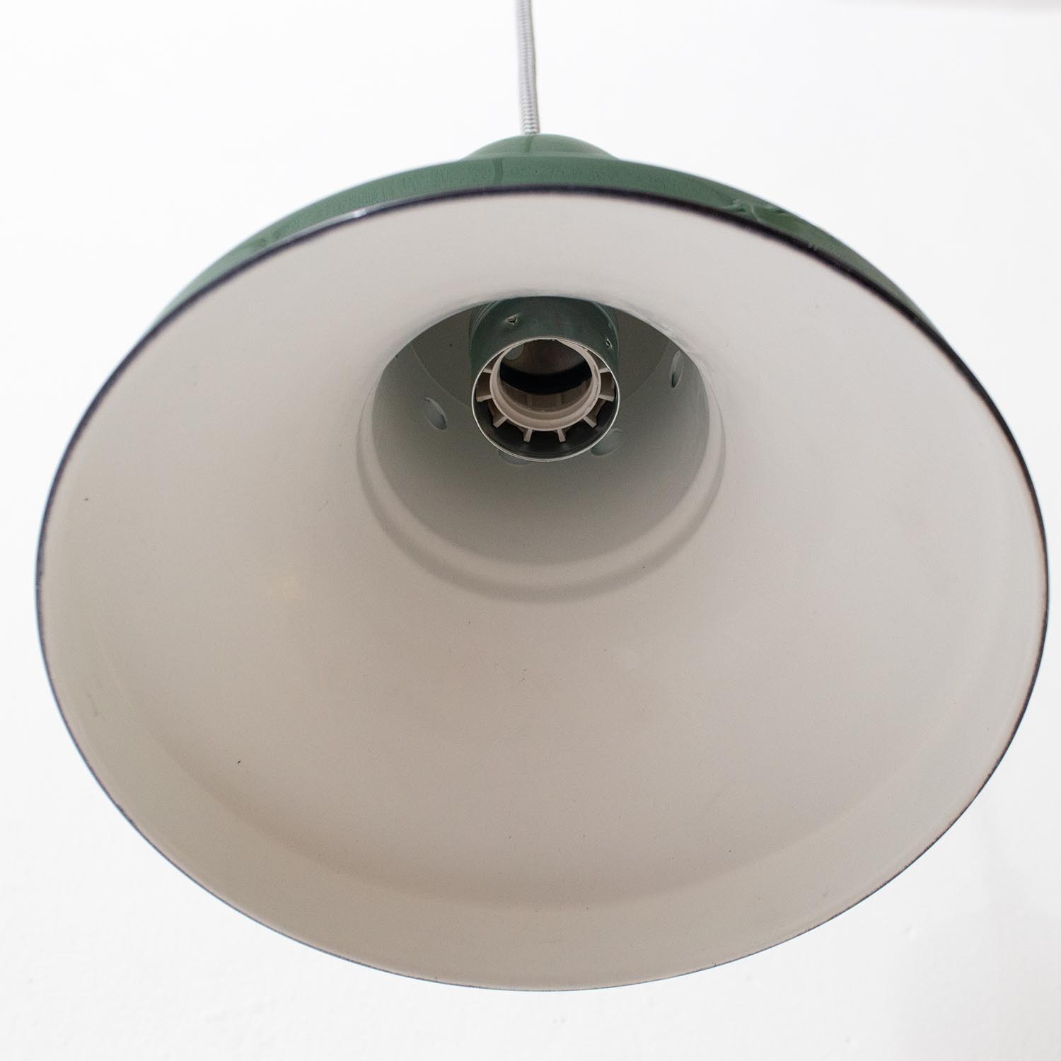 Dunkelgrüne Emaille Hängelampe Ø 22 cm