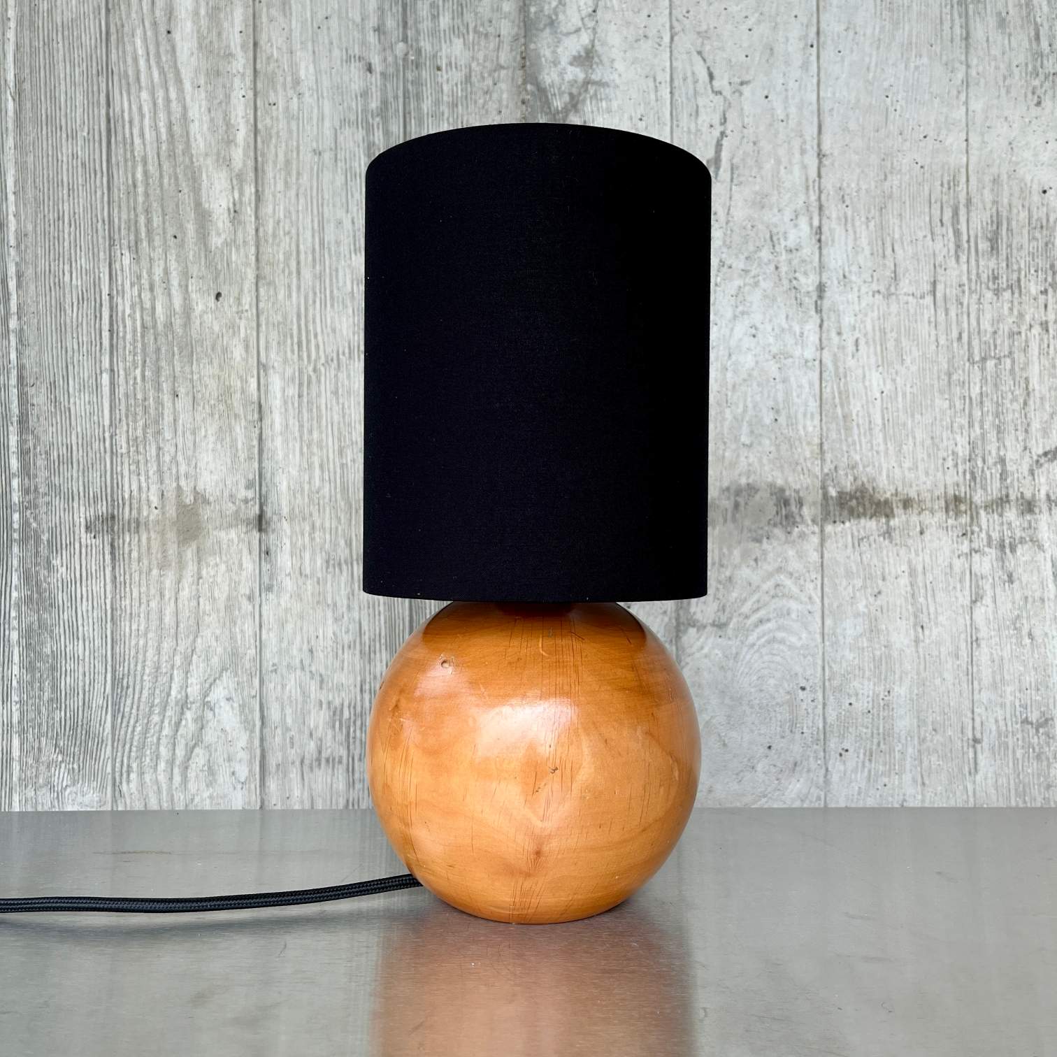 batch_IMG_5408 Vintage Holzkugel Tischlampe | Stoffschirm Schwarz Leinen 32 cm