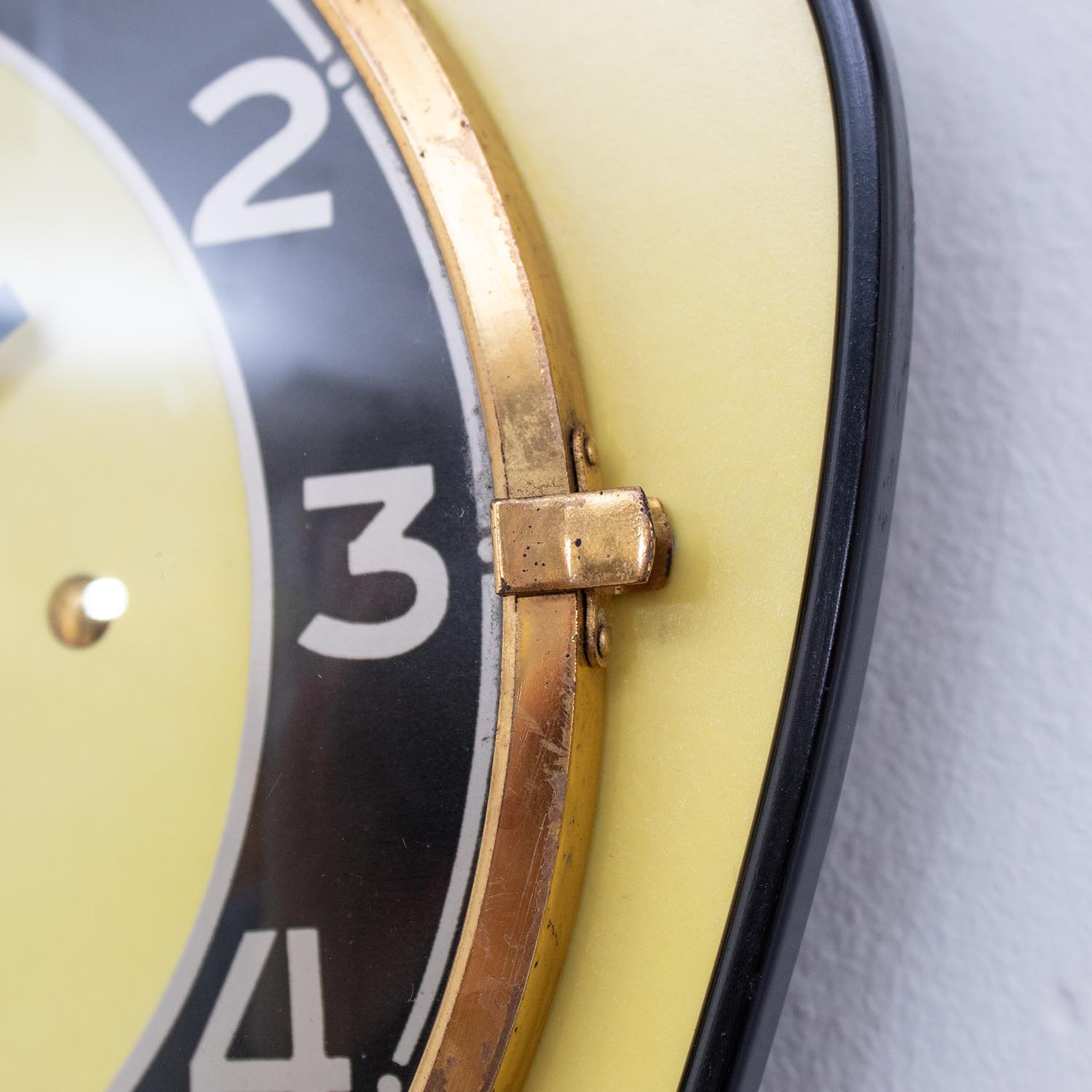 REG gelbe vintage Küchenuhr DDR Thüringen 1950er Ø 23 cm
