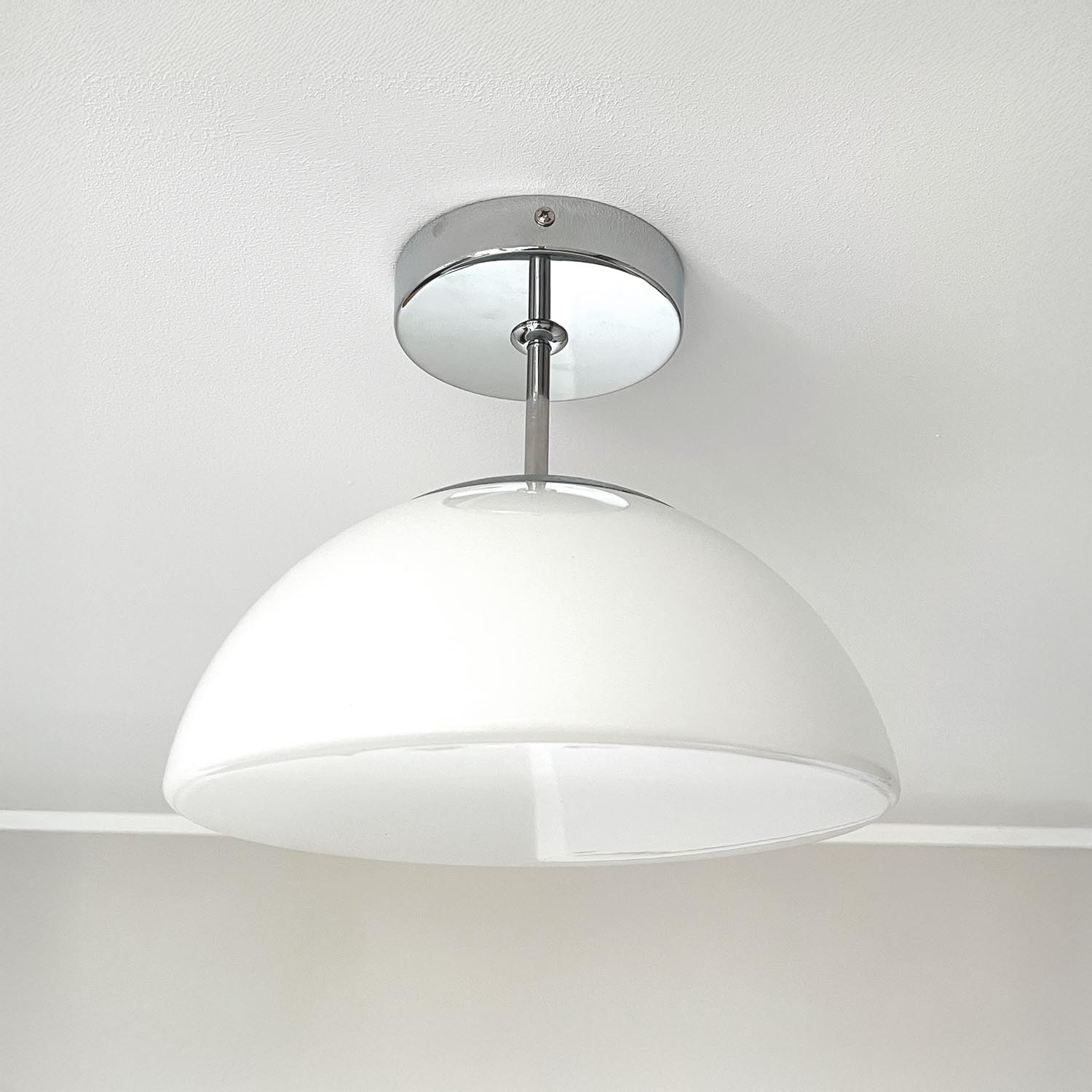 Vintage weiße Opalglas Deckenlampe Bauhaus Ø 24 cm Flurlampe Vintage weiße Opalglas Deckenlampe Bauhaus Ø 24 cm Flurlampe