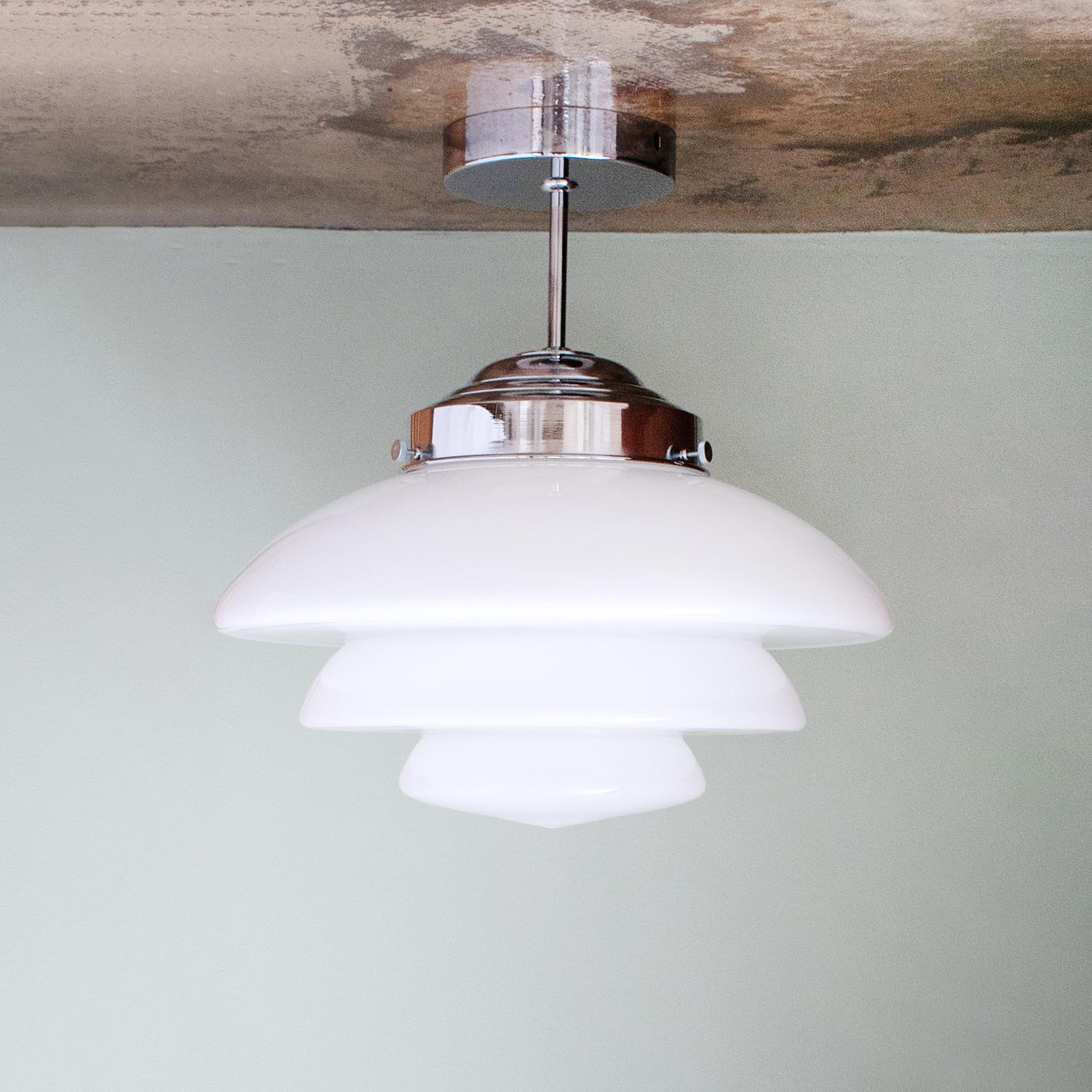 Alte Bauhaus getreppte Opalglas Deckenlampe 1930er Ø 36 cm Alte Bauhaus getreppte Opalglas Deckenlampe 1930er Ø 36 cm