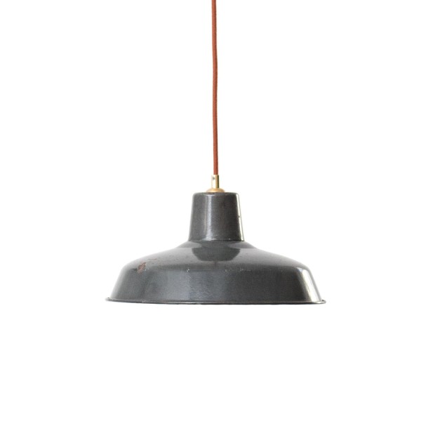 Alte französische anthrazit Fabrik-Emaillelampe Ø 31 cm mit Patina